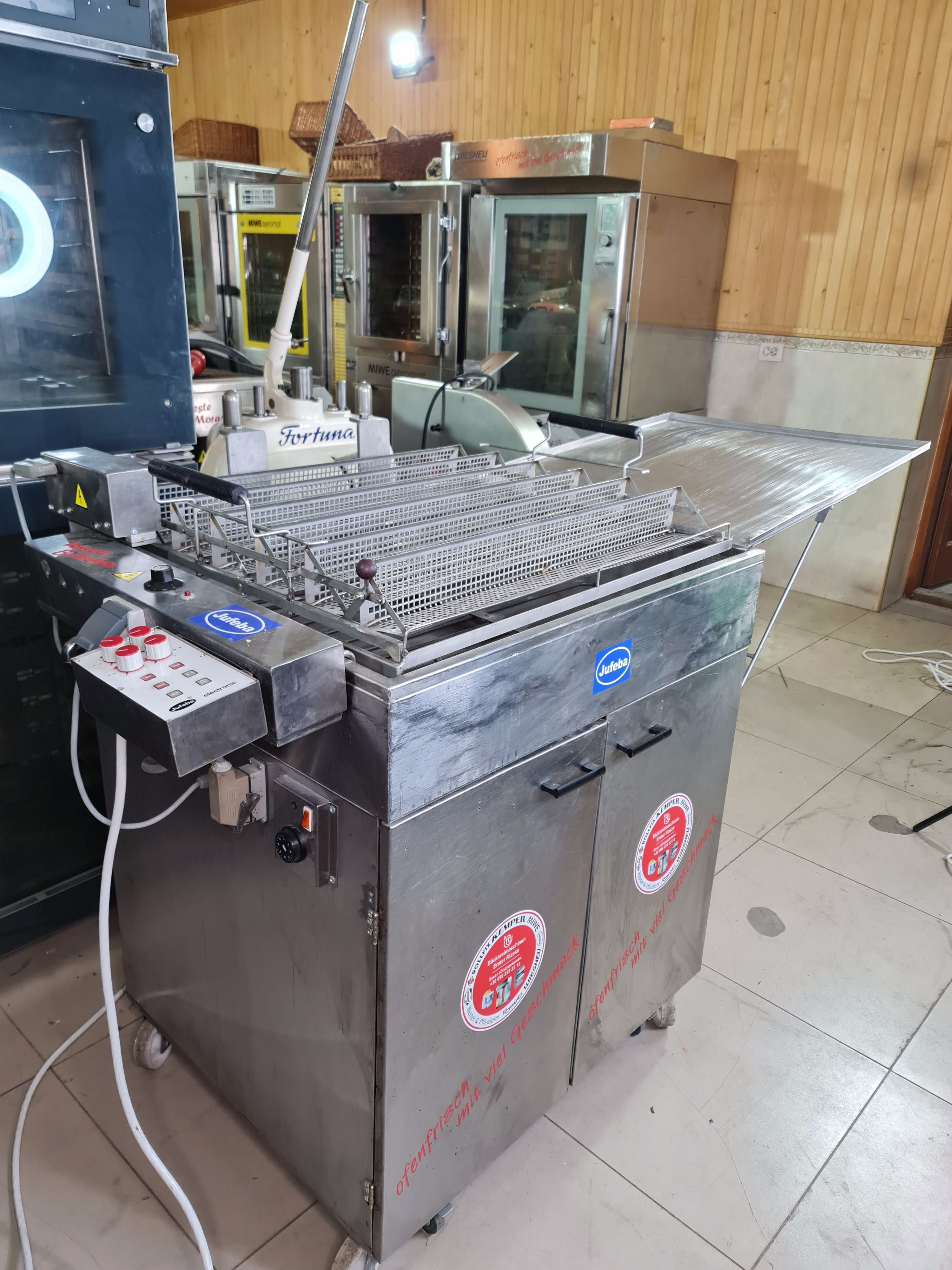 Фритюрница жаровня Jufeba Автомат для берлинеров с растойкой