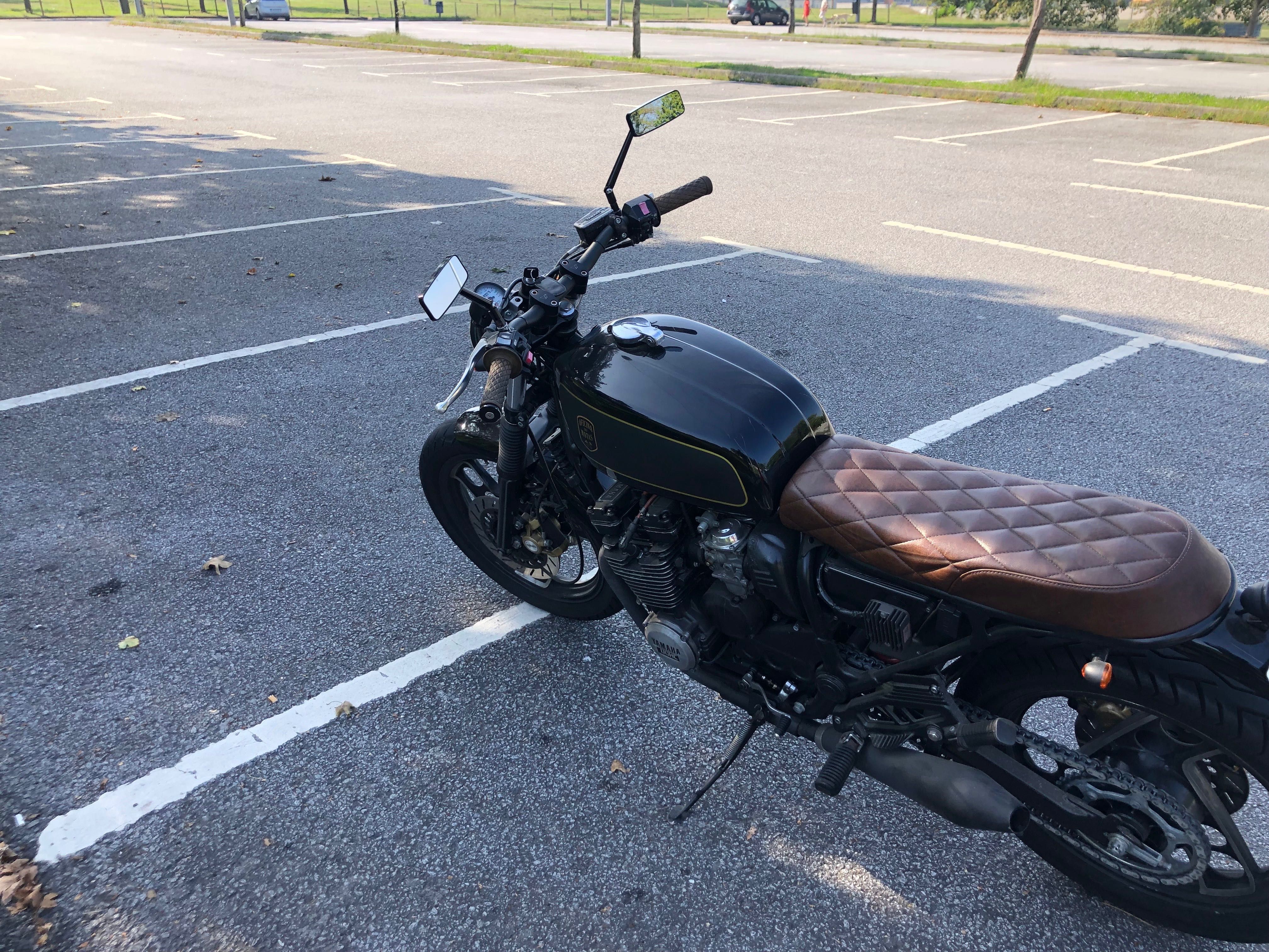 Yamaha XJ600 de 1986 - moto clássica customizada