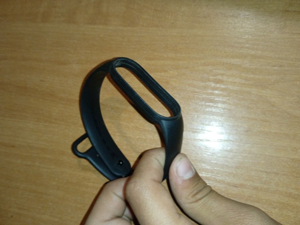 Продаю часи Mi Smart Band 6 состояние середній стан