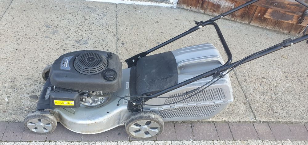 Kosiarka spalinowa HONDA