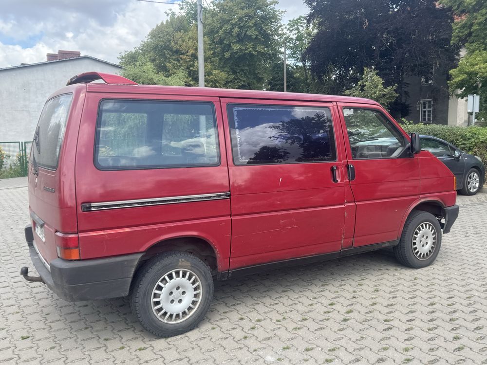 sprzedam VW T4 transporter 2.4 diesel 9 cio osobowy