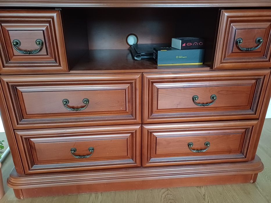 Zestaw mebli stolarz + komoda