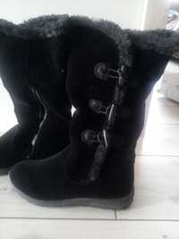 Czarne buty zimowe