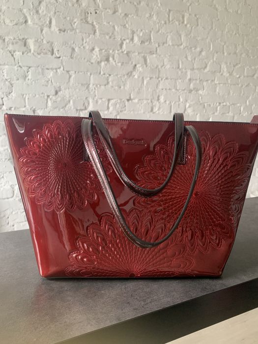 Сумка лакова велика