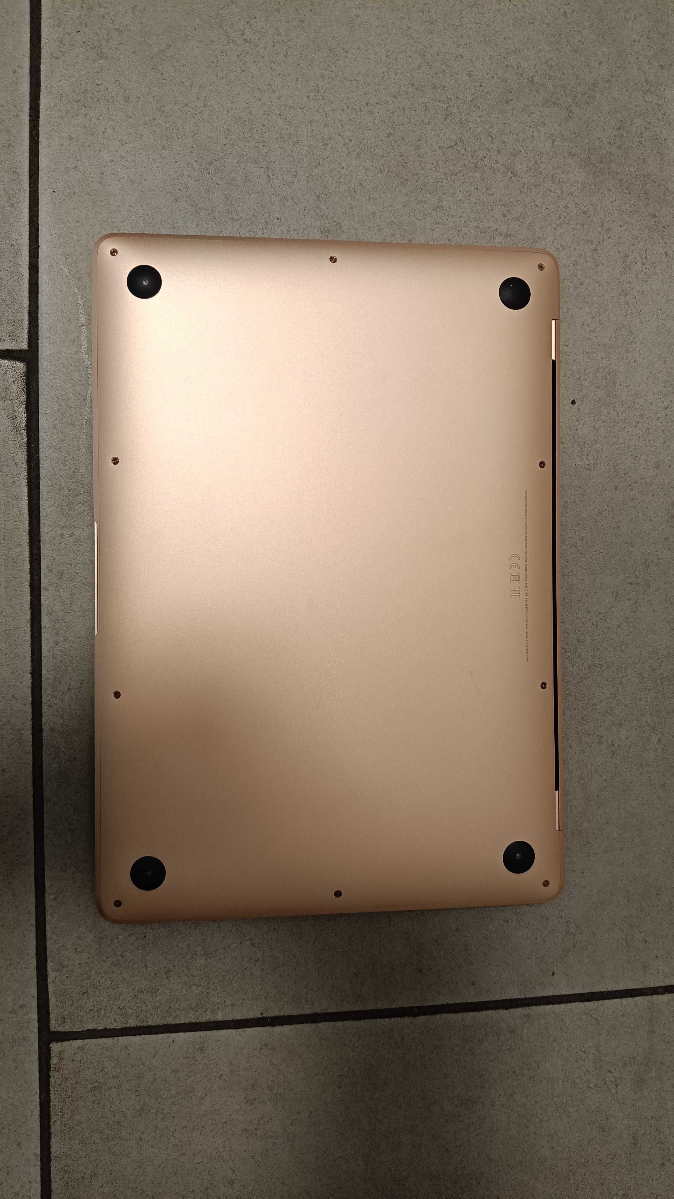 Apple MacBooK Air "jak nowy"