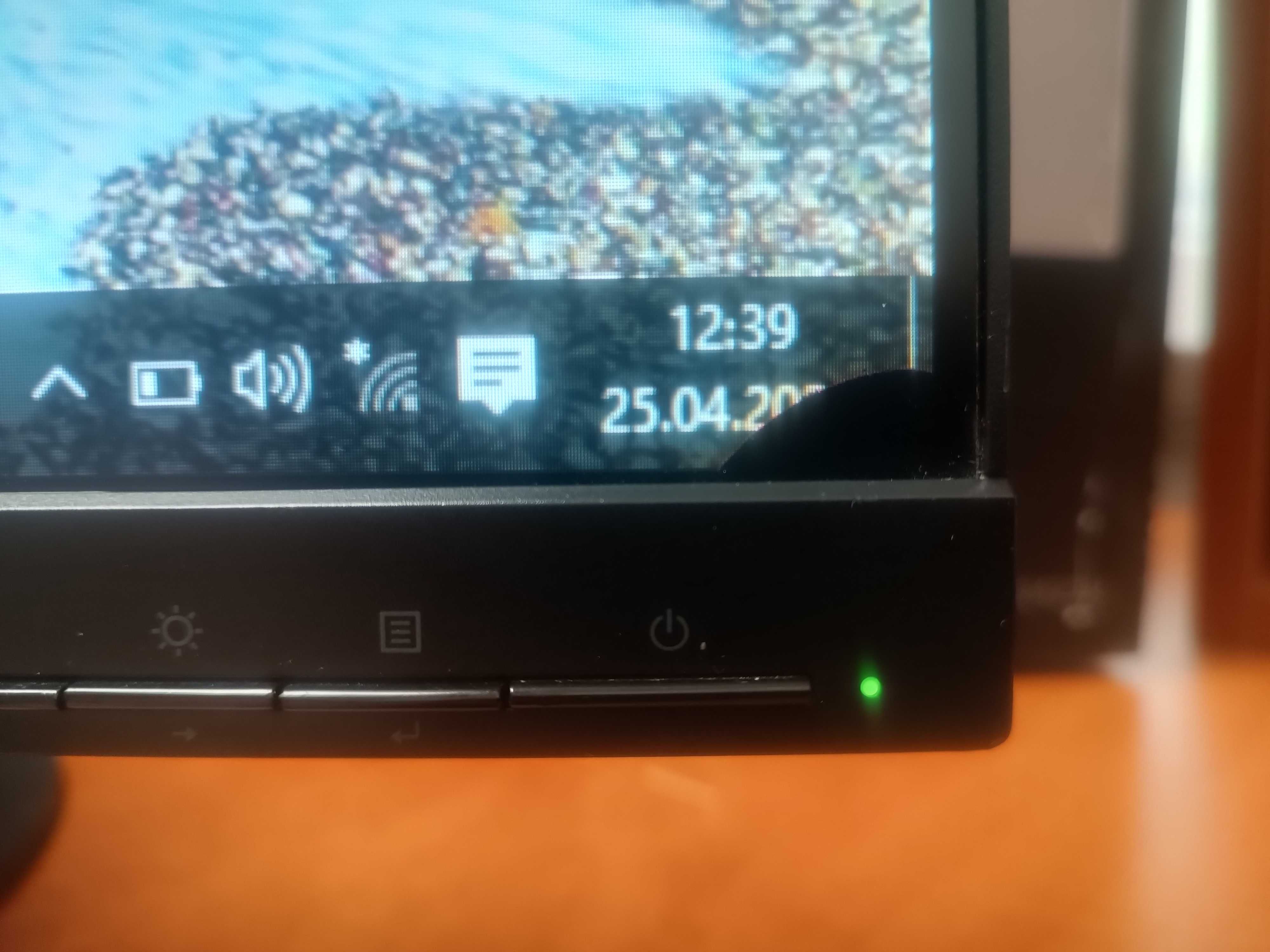 Monitor Lenovo thinkvision t24i 10