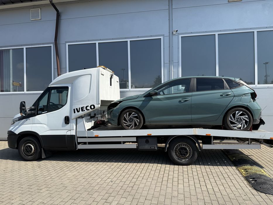 Pomoc drogowa Laweta Holowanie Assistance Autostrada Transport maszyn