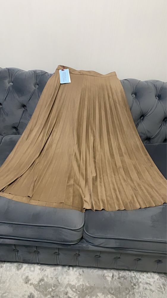 Абсолютно новая юбка плиссе, бежевая, недорого
