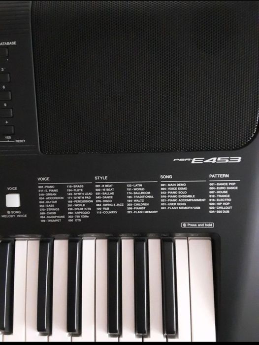 Синтезатор Yamaha PSR E453