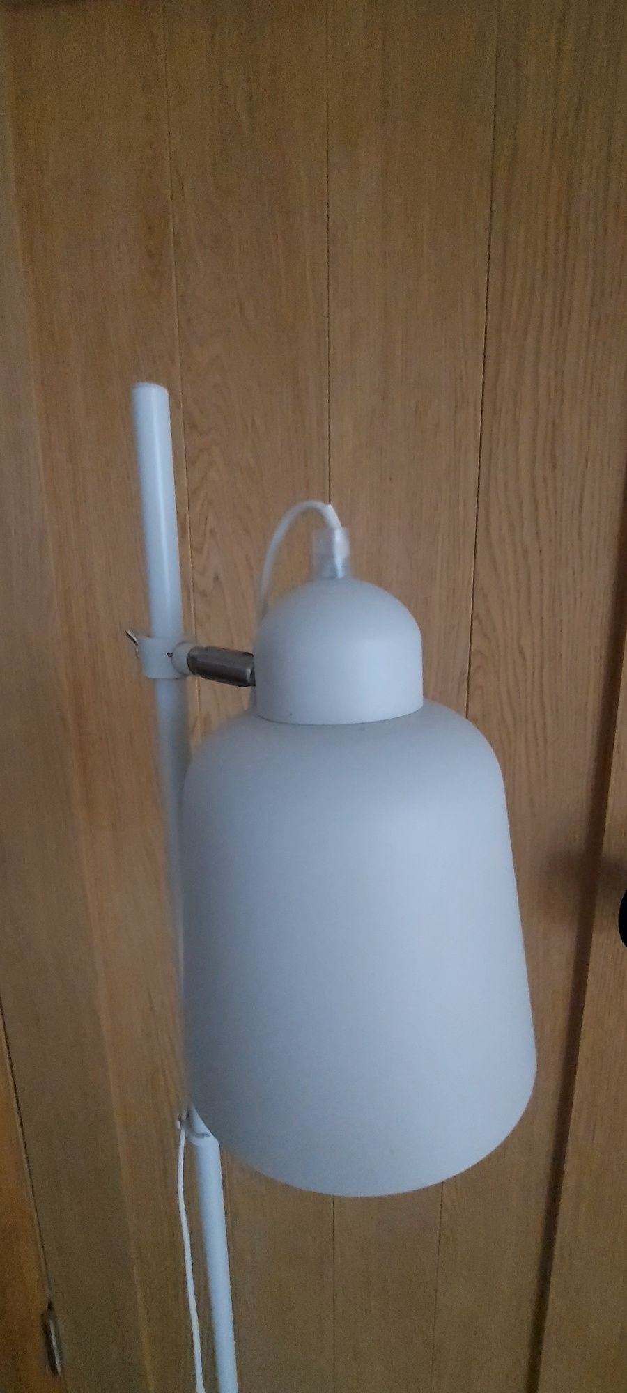 Lampa stojąca, podłogowa biała