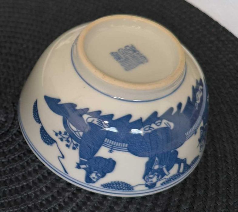 2 chińskie miseczki z łyżeczkami