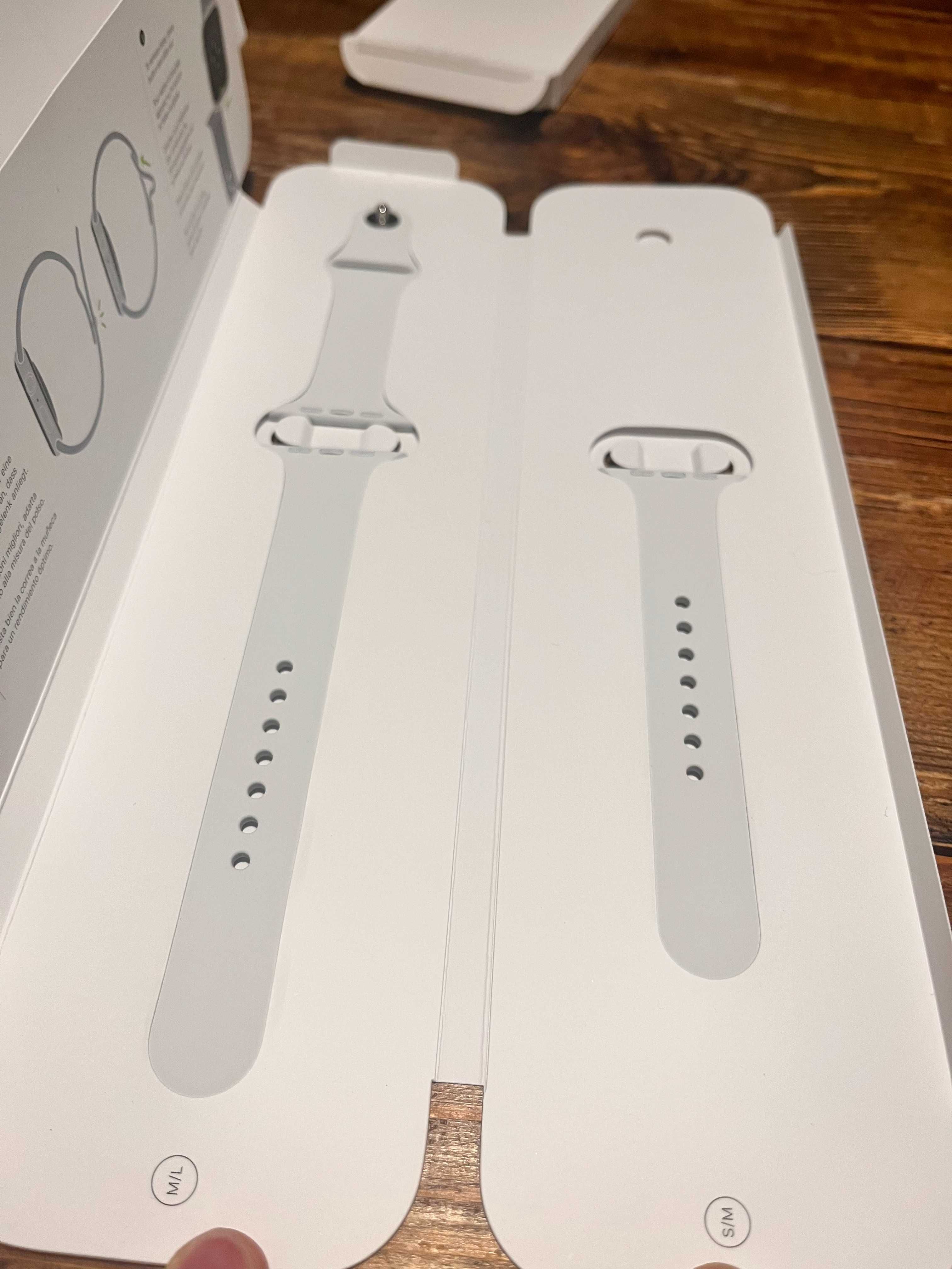 Apple Watch 8 series (GPS + Cellular) ze stali nierdzewnej