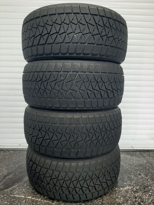 275/40 R20 Bridgestone Blizzak DM-V2 зимові шини