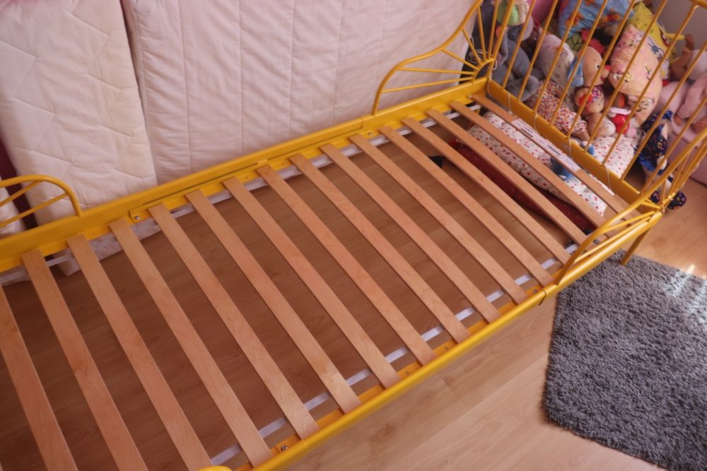 Cama de criança e colchão extensíveis