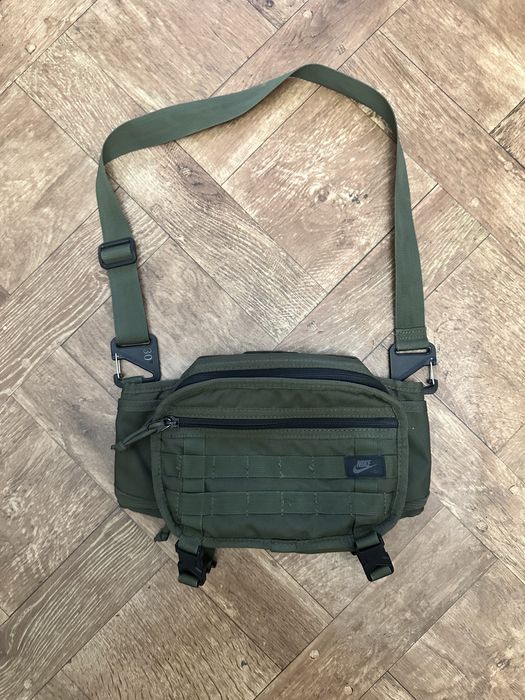 Сумка-бананка Nike