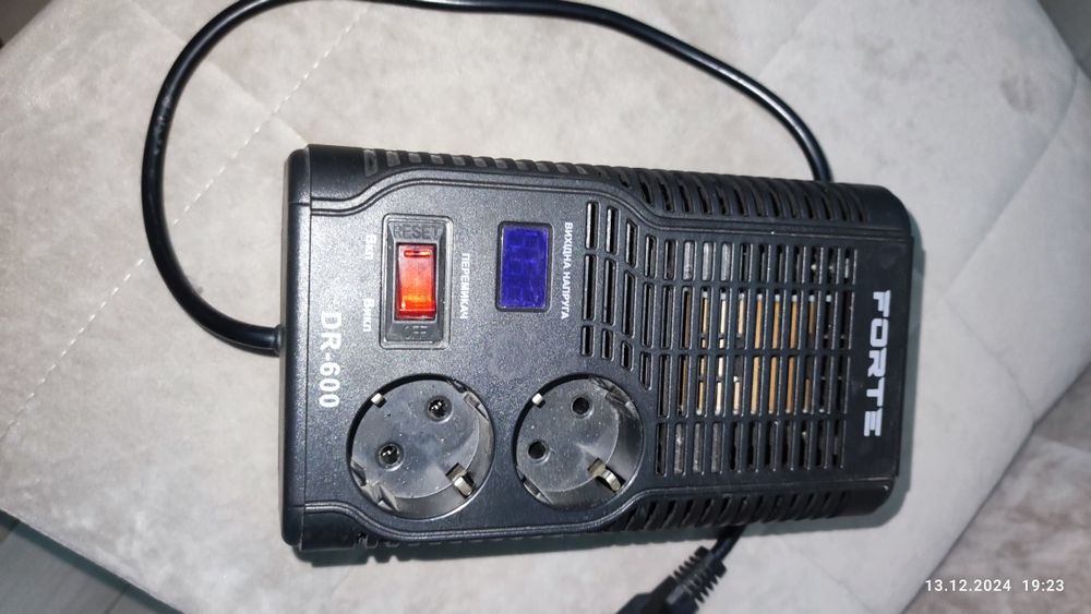Стабілізатор напруги FORTE DR-600