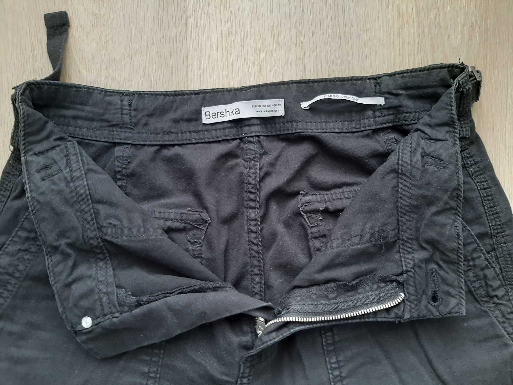 Spodnie cargo straight Bershka czarne damskie rozmiar 38