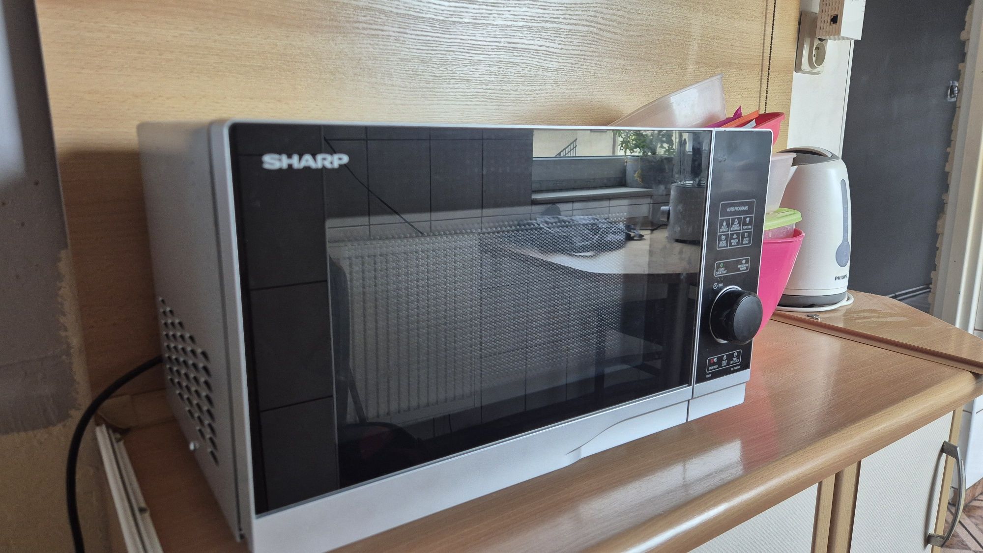 Kuchenka mikrofalowa SHARP  700W 20L Gwarancja 12msc