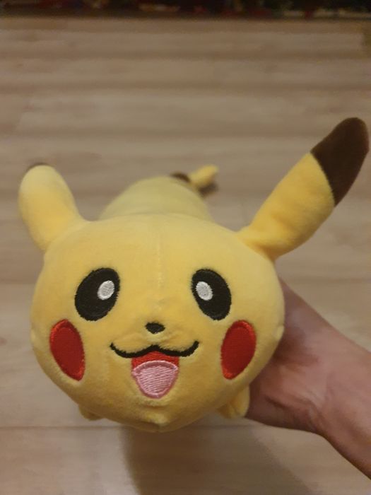 Poduszka wałek Pikatchu