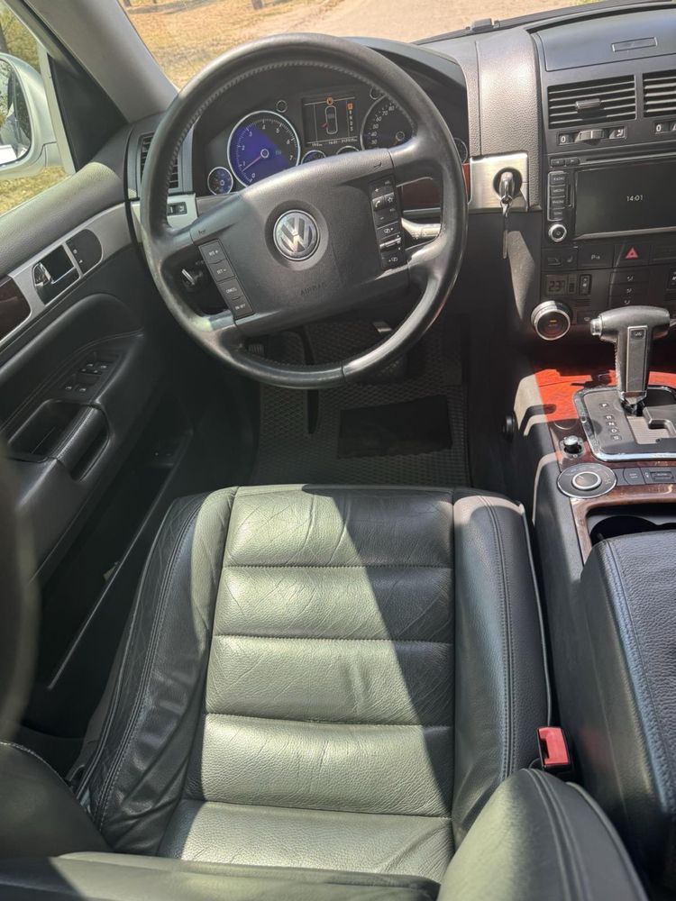 Volkswagen touareg 1