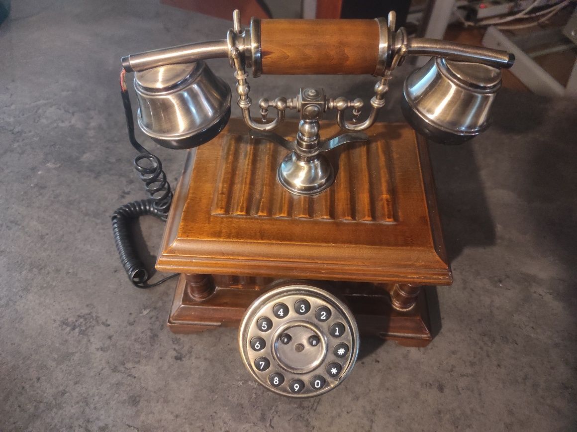 Телефон ретро дерев'яний кнопочний під старину антиквариат гарний стан