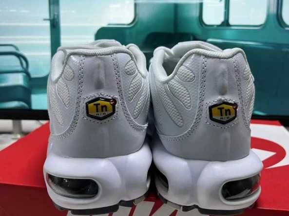 Buty Trampk Nike Air Max TN Plus White R.37.5