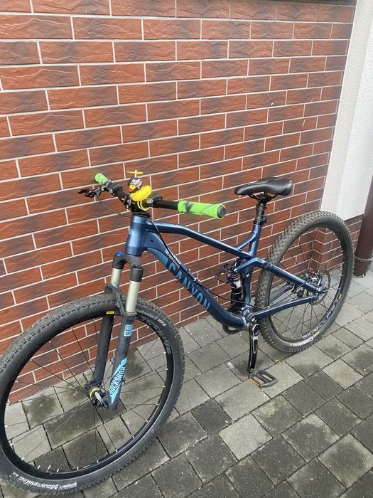 Canyon nerve 6 al 2016 rama m , na zdjęciu stara opona