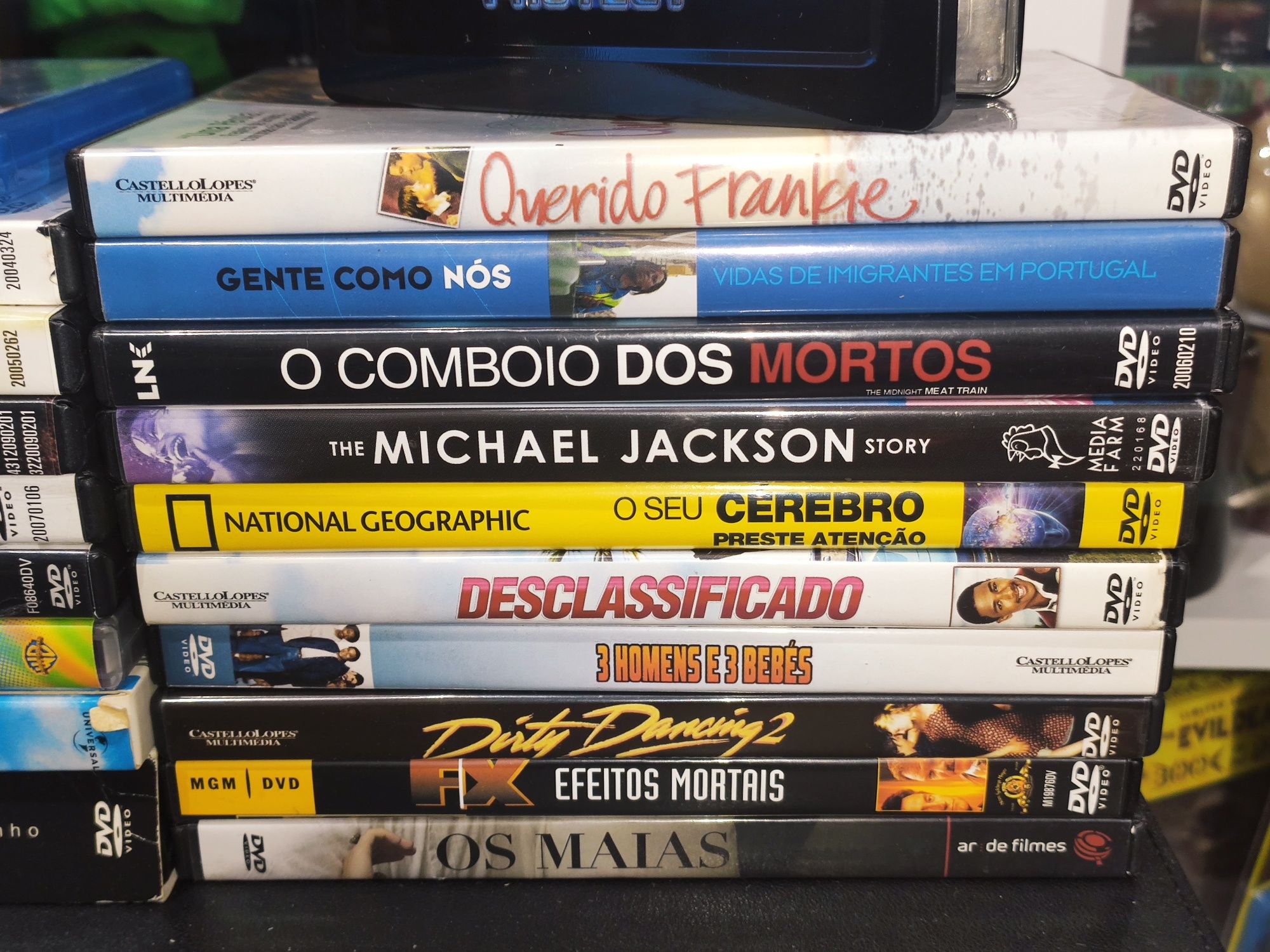 Filmes e séries em DVD e blu-ray