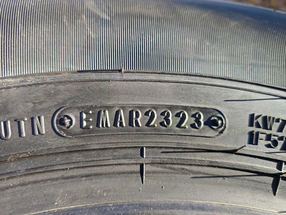 Sprzedam opony DUNLOP AT20 GRANDTREK