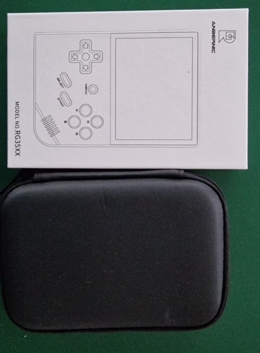 Konsola Anbernic RG35xx 64gb pokrowiec
