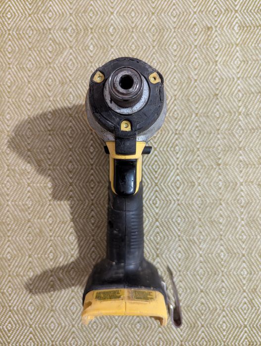 DeWalt DCF885 Zakrętarka Udarowa 18V
