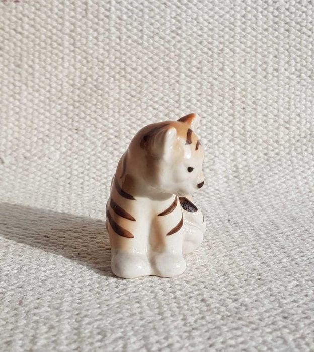 Łomonosow porcelanowa figurka tygrys tygrysek