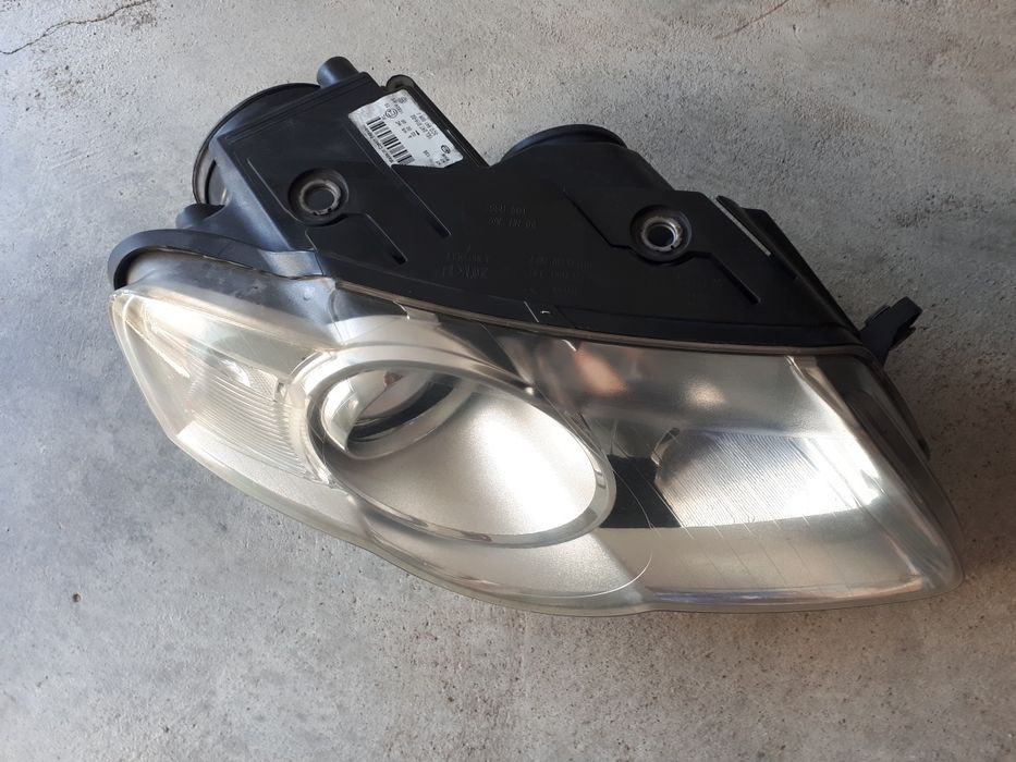 Ótica/ farol original Hella direita VW Passat B6 2006 para a frente