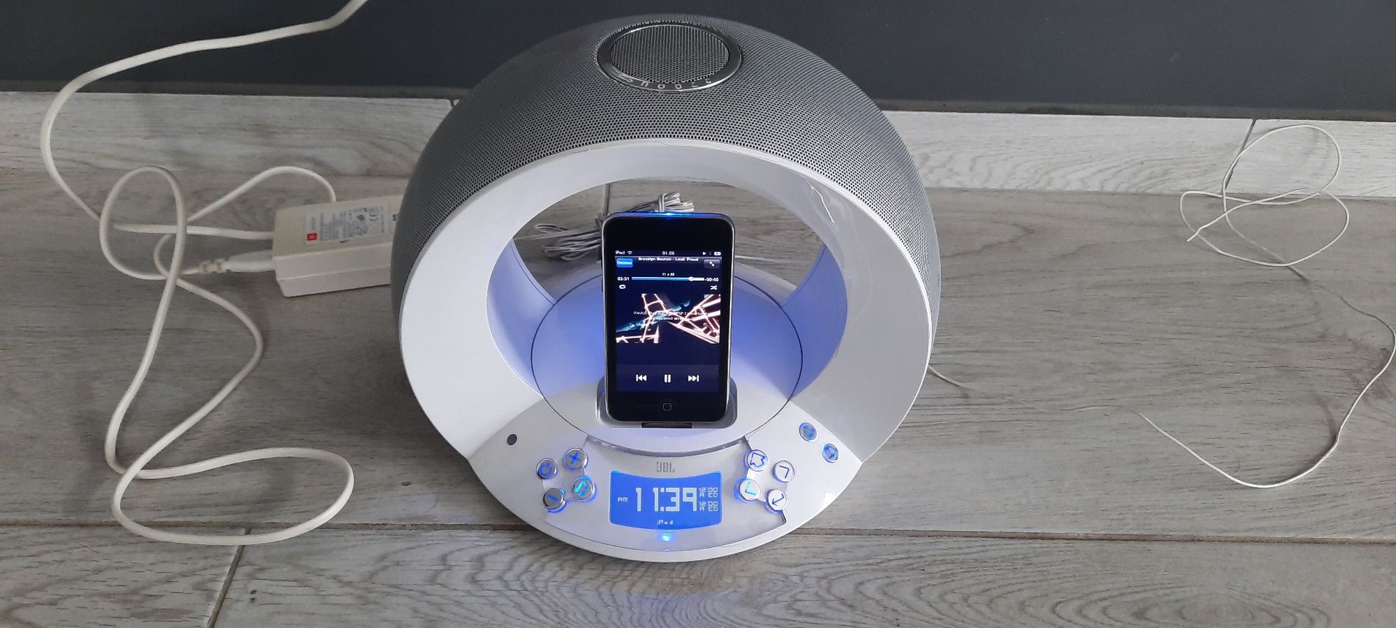 JBL On Time ,stacja dokująca do IPoda,  Radio, Aux