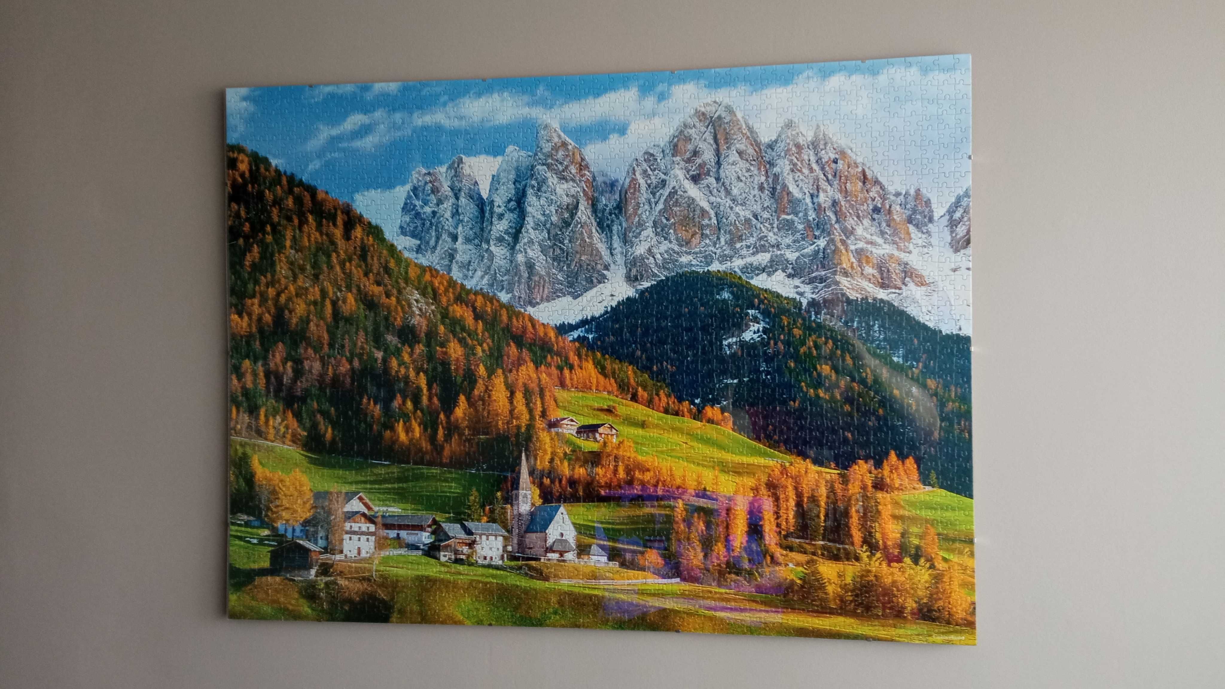 Puzzle 2000 ułożone w antyramie