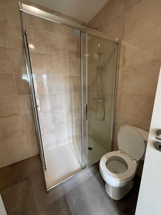 T2 térreo com pátio e parqueamento privado, Pinheiro de Loures, Loures