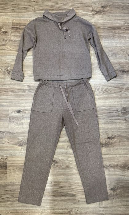 Жіночий утеплений костюм