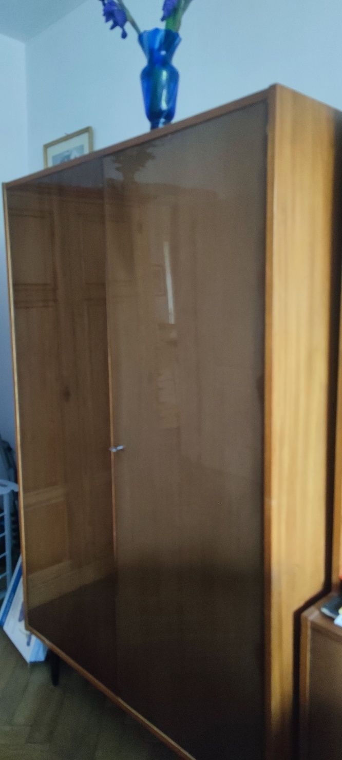 Szafa 2 drzwiowa z lustrem i 3 szufladami . okres PRL, Gdańsk