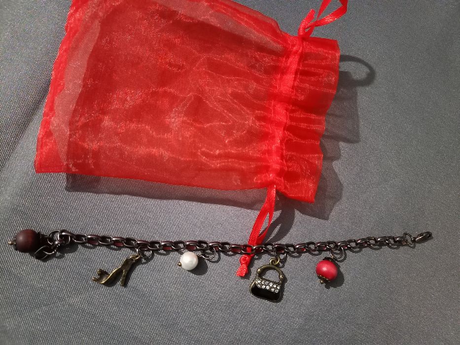 Pulseira Nova com pingentes