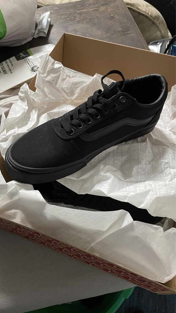 Vans pretas NOVAS