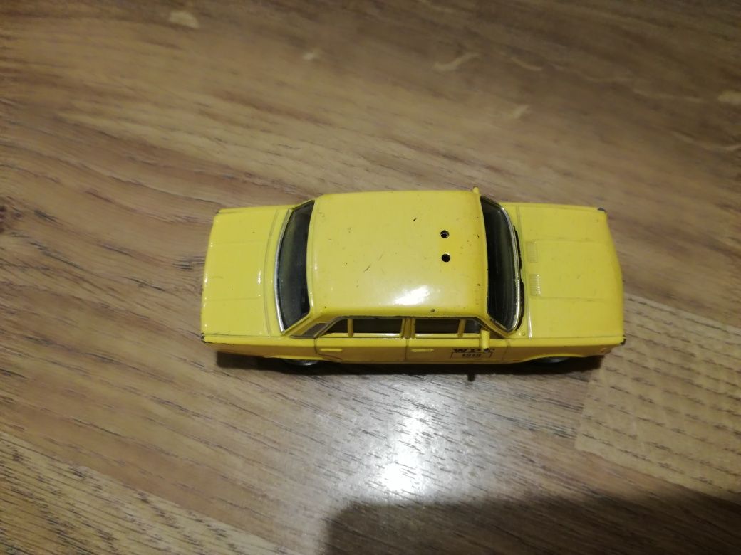 samochodzik Fiat 125p żółty 1313 Zmiennicy