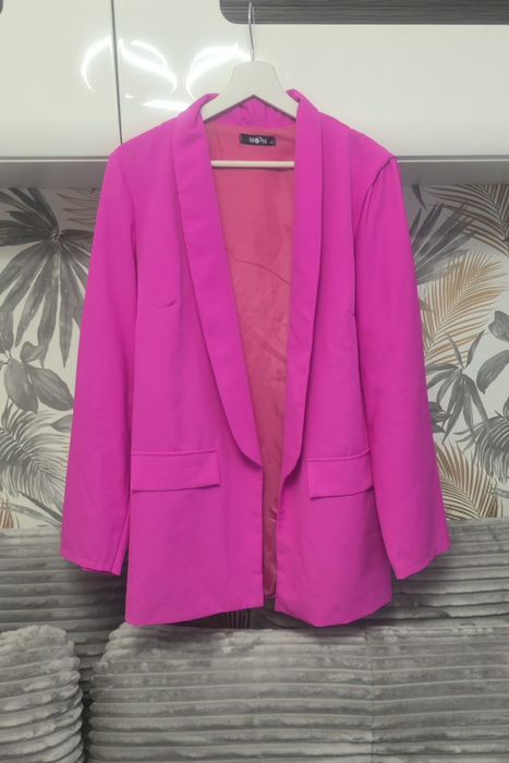 Marynarka  w kolorze Fuksja,,rozmiar XL cena 50 zł.