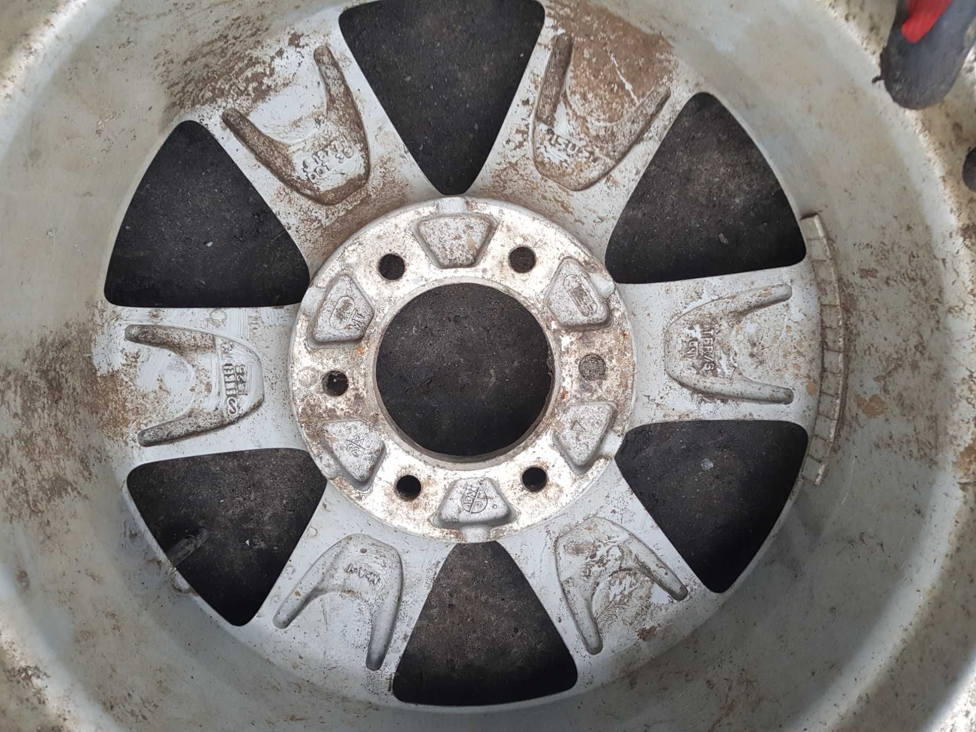 Isuzu D Max 1.9 2018r felga opona 255/60 R18