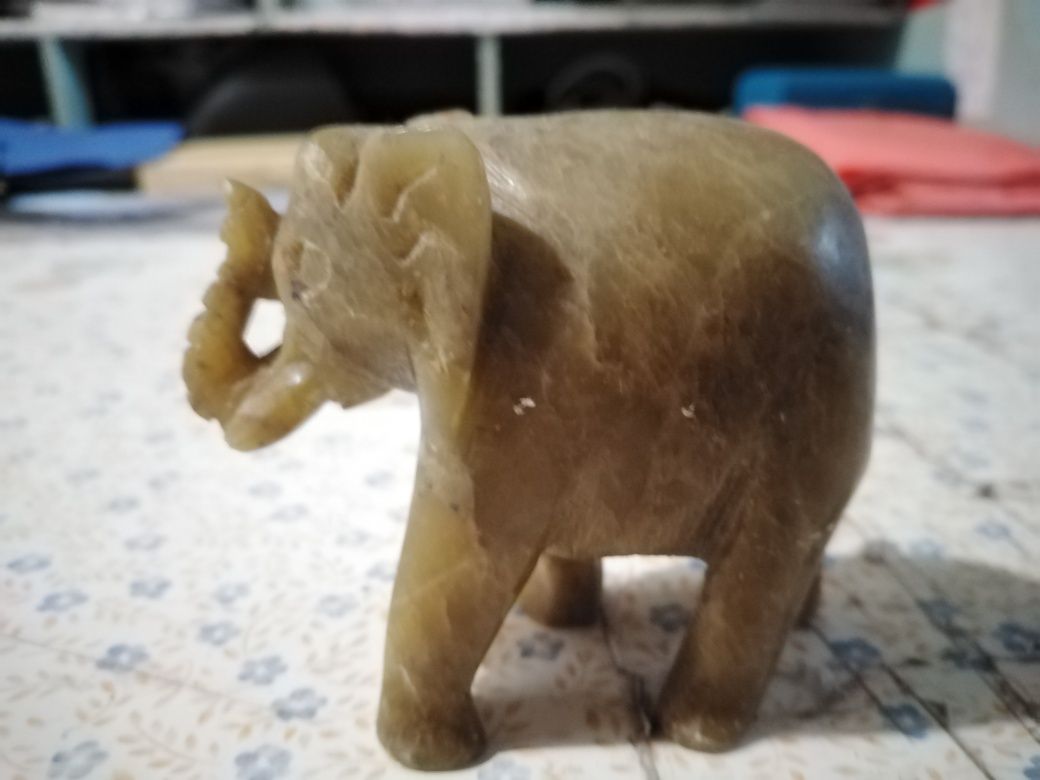 Vendo bonecos novos bom estado