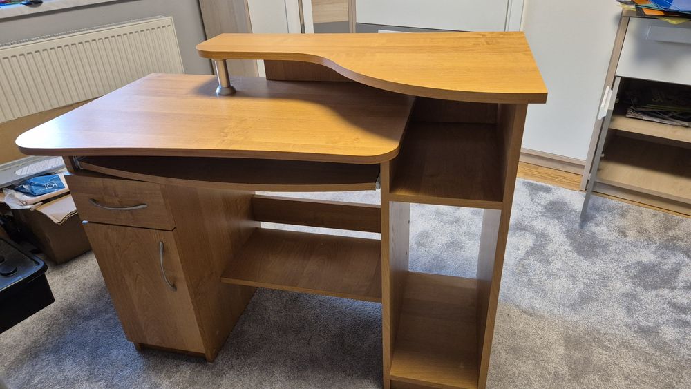 Oddam biurko stan b.dobry