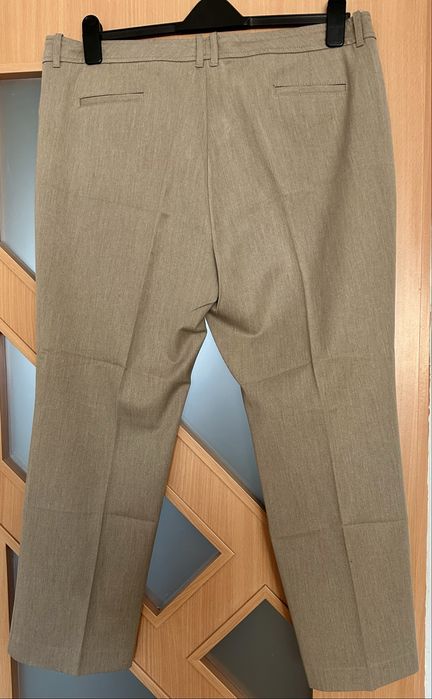 Beżowe garniturowe spodnie