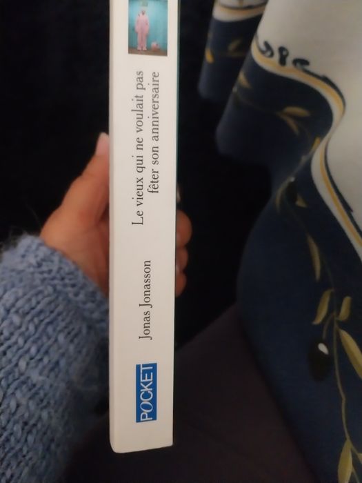 Le vieux qui ne voulait pas fêter son anniversaire. Portes incluídos.