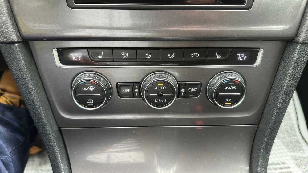 Volkswagen e-Golf SEL Premium      2015