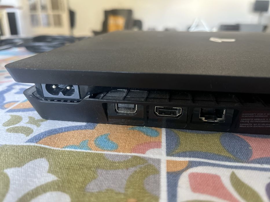 Playstation 4 Slim 1Tb