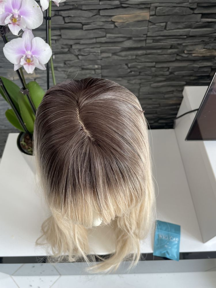Peruka blond premium włosy długie gęste naturalny ciemny odrost
